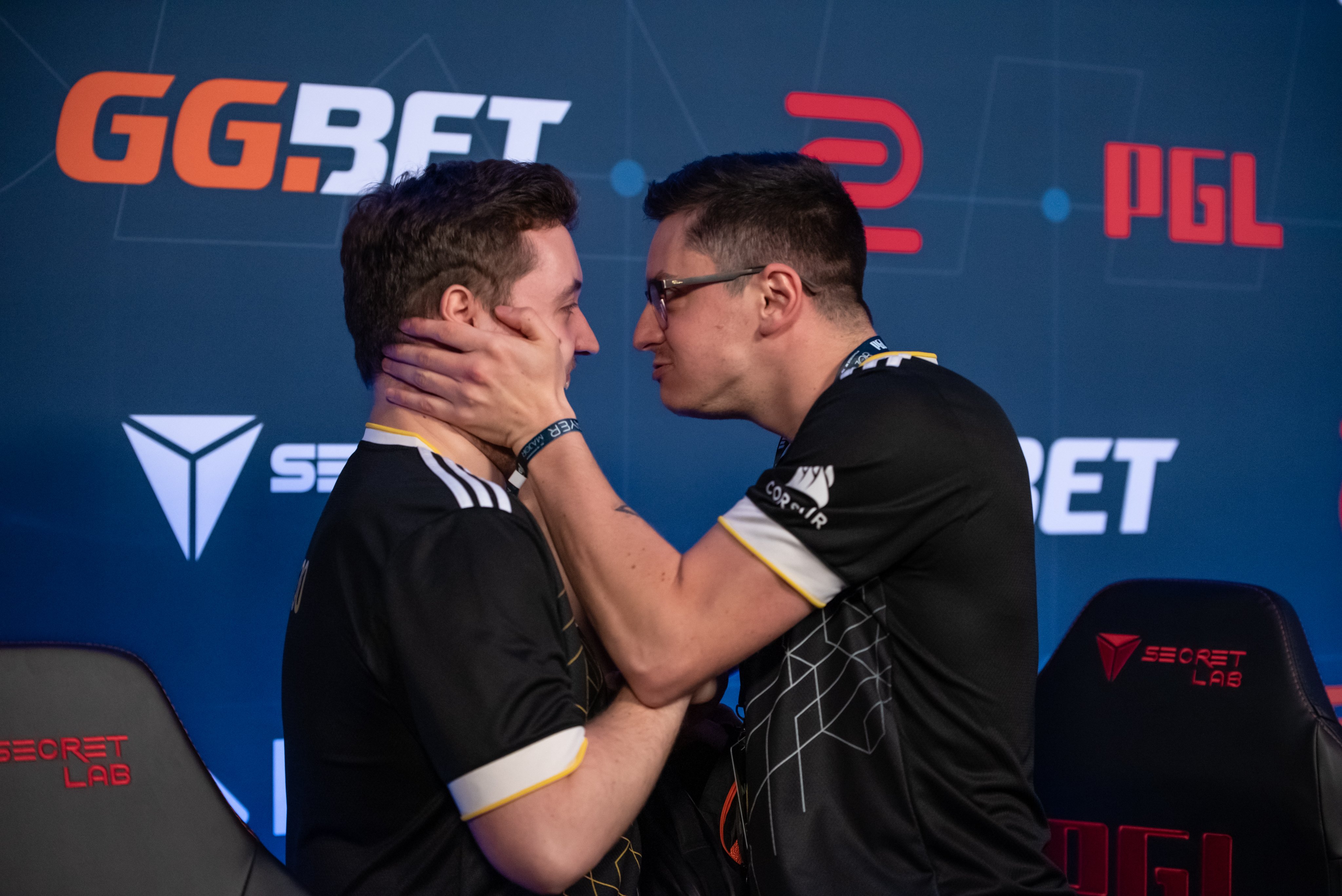 NAVI与FaZe电竞巅峰对决:心理战决赛冠军争夺战-DB电竞官网 NAVI与FaZe电竞巅峰对决:心理战决赛冠军争夺战-DB电竞官网